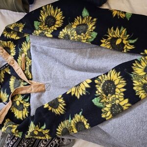 Sunflower Print Fleece Pullover